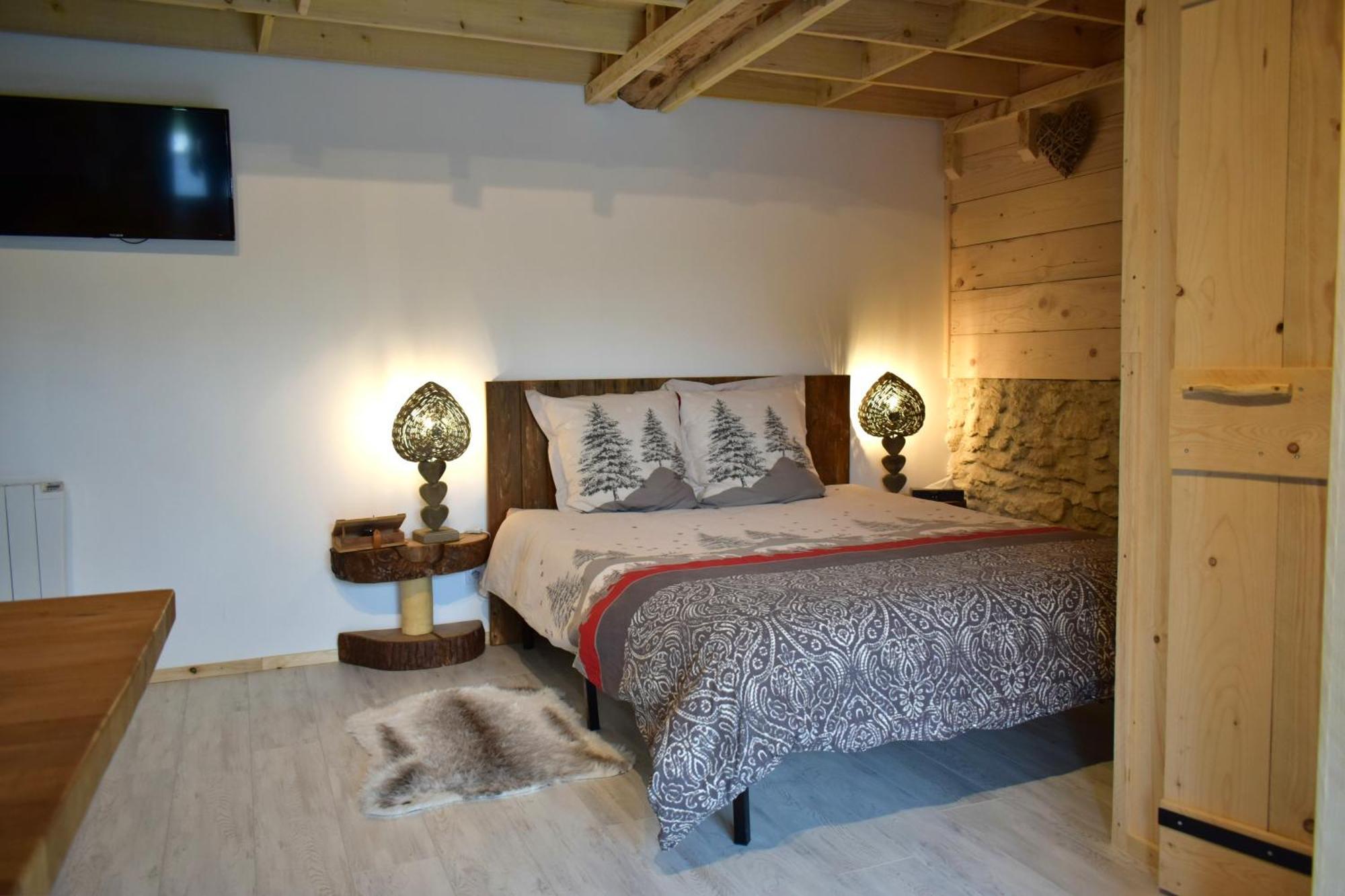 L'Oree Du Bois Gaubau Saint-Georges-sur-Layon Extérieur photo