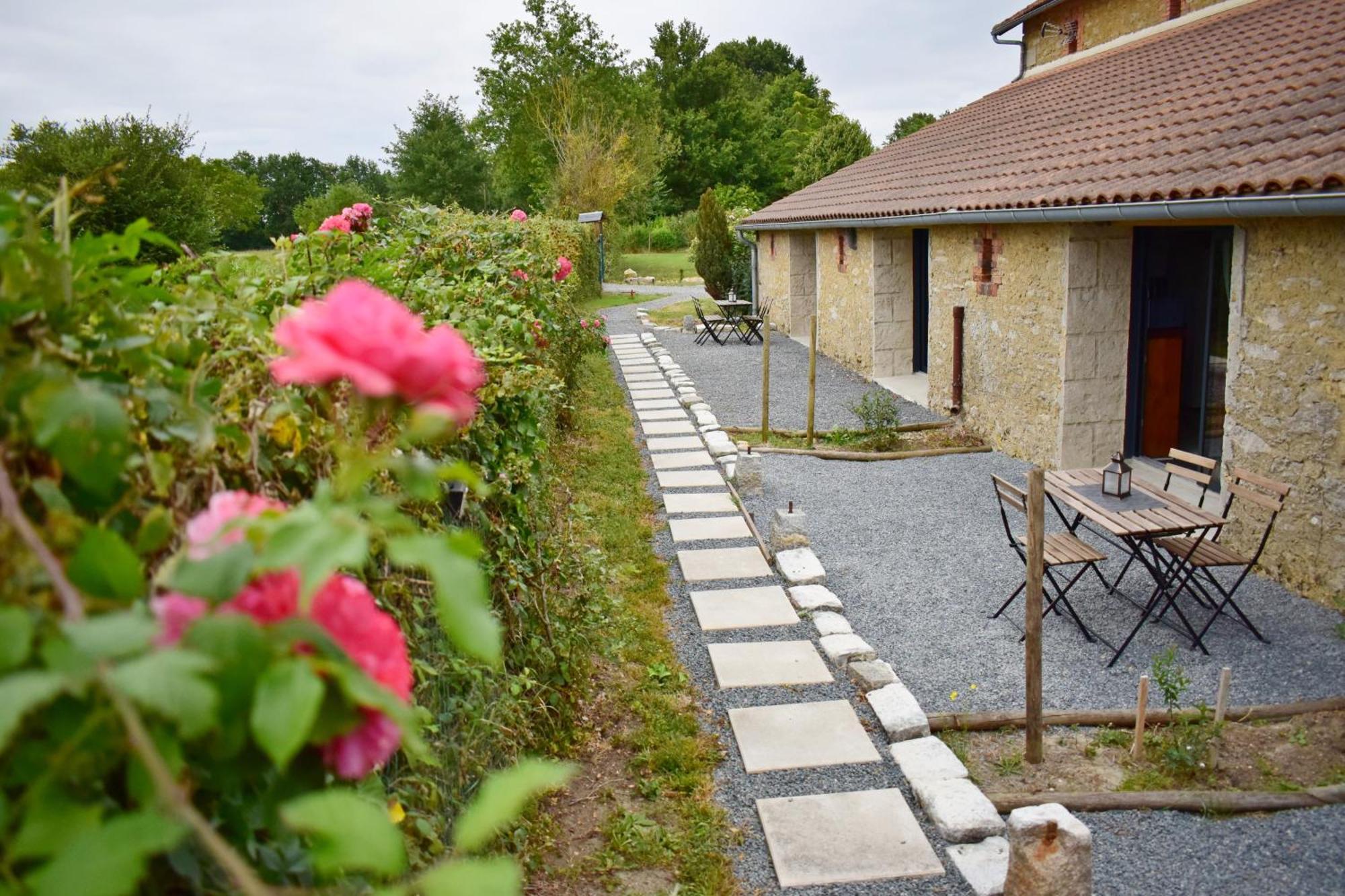 L'Oree Du Bois Gaubau Saint-Georges-sur-Layon Extérieur photo
